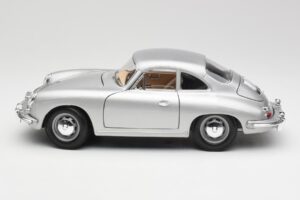 Porsche 356B Prata Bburago 1:18 3021-M1 Metal - imagem 4 de 8