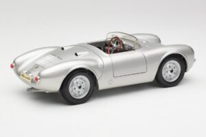 Porsche 550 A Spyder Prata Maisto 1:18 50314 Metal - imagem 3 de 8