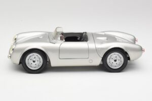 Porsche 550 A Spyder Prata Maisto 1:18 50314 Metal - imagem 4 de 8