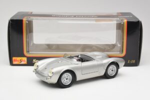 Porsche 550 A Spyder Prata Maisto 1:18 50314 Metal - imagem 8 de 8