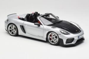 Porsche 718 Spyder RS Weissach Pack GT-Silver Metallic Norev 1:18 187270 Metal - imagem 6 de 8