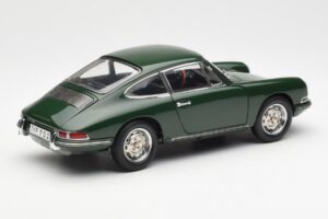 Porsche 901 Verde CMC 1:18 M-067B Metal - imagem 2 de 6