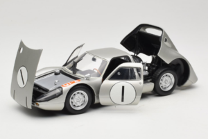Porsche 904 GTS #1 Japan Grand Prix 1964 Minichamps 1:18 183646701 Metal - imagem 2 de 8