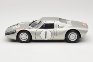 Porsche 904 GTS #1 Japan Grand Prix 1964 Minichamps 1:18 183646701 Metal - imagem 4 de 8
