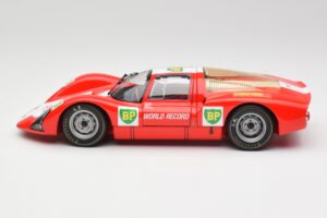 Porsche 906E BP World Record Runs Monza 1967 Minichamps 1:18 100676100 Metal - imagem 4 de 8