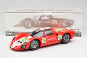 Porsche 906E BP World Record Runs Monza 1967 Minichamps 1:18 100676100 Metal - imagem 8 de 8