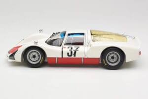 Porsche 906 K #37 V. Elford / B. Pon Porsche System 24 Hours of Le Mans 1967 Minichamps 1:18 100676137 Metal - imagem 4 de 8