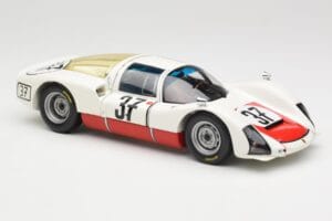 Porsche 906 K #37 V. Elford / B. Pon Porsche System 24 Hours of Le Mans 1967 Minichamps 1:18 100676137 Metal - imagem 6 de 8