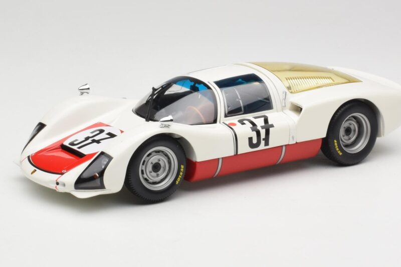 Porsche 906 K #37 V. Elford / B. Pon Porsche System 24 Hours of Le Mans 1967 Minichamps 1:18 100676137 Metal