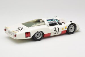 Porsche 906 LH #31 H. Herrmann / H. Linge Porsche System Engineering 24 Hours of Le Mans 1966 Minichamps 1:18 100666131 Metal - imagem 3 de 8