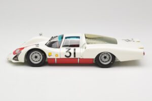 Porsche 906 LH #31 H. Herrmann / H. Linge Porsche System Engineering 24 Hours of Le Mans 1966 Minichamps 1:18 100666131 Metal - imagem 4 de 8