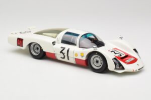 Porsche 906 LH #31 H. Herrmann / H. Linge Porsche System Engineering 24 Hours of Le Mans 1966 Minichamps 1:18 100666131 Metal - imagem 6 de 8
