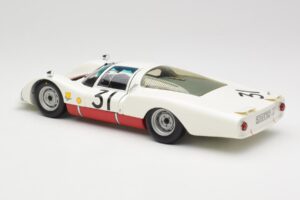 Porsche 906 LH #31 H. Herrmann / H. Linge Porsche System Engineering 24 Hours of Le Mans 1966 Minichamps 1:18 100666131 Metal - imagem 7 de 8