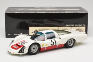 Porsche 906 LH #31 H. Herrmann / H. Linge Porsche System Engineering 24 Hours of Le Mans 1966 Minichamps 1:18 100666131 Metal - imagem 8 de 8