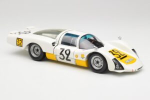Porsche 906LH #32 Porsche System Engineering G. Schutz / P. De Klerk 24 Hours of Le Mans 1966 Minichamps 1:18 100666132 Metal - imagem 6 de 8