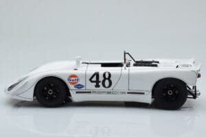 Porsche 908/02 #48 S. McQueen / P. Revson 12 Hours of Sebring 2nd Place Post Race Version 1970 AUTOart 1:18 87072 Metal - imagem 4 de 8