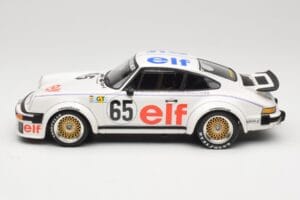 Porsche 934 Kremer Racing #65 B. Wollek / D. Pironi / M-C. Beaumont 24 Hours of Le Mans 1976 Minichamps 1:18 155766465 Metal - imagem 3 de 6