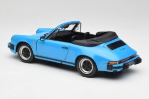 Porsche 911 930 Carrera Cabriolet Azul Minichamps 1:18 100063032 Metal - imagem 7 de 8