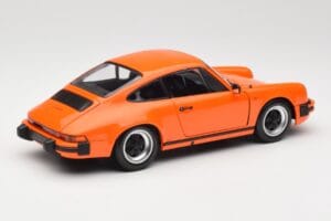 Porsche 911 930 Carrera 3.2 Signal Orange Minichamps 1:18 100063025 Metal - imagem 3 de 8