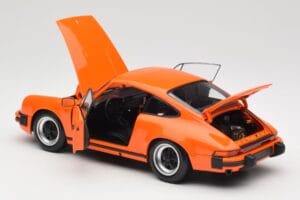 Porsche 911 930 Carrera 3.2 Signal Orange Minichamps 1:18 100063025 Metal - imagem 5 de 8