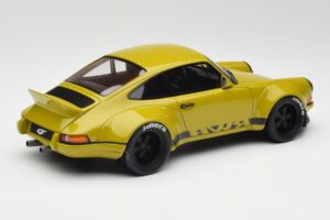 Porsche 911 930 RWB Classic Cáqui GT Spirit 1:18 GT120 Resina - imagem 2 de 6