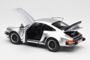 Porsche 911 930 Turbo 3.3 Prata Norev 1:18 187574 Metal - imagem 5 de 8