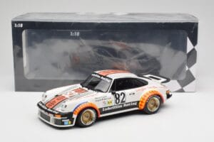 Porsche 911 934 #82 H. Müller / A. Pallavicini Lubrifilm Racing Winners Group 4 24 Hours of Le Mans 1979 Minichamps 1:18 1557 - imagem 6 de 6