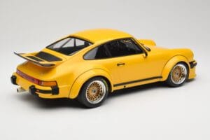 Porsche 911 934 RSR Amarelo 1976 Minichamps 1:12 125766401 Metal - imagem 2 de 6