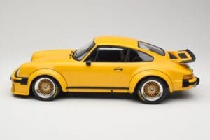 Porsche 911 934 RSR Amarelo 1976 Minichamps 1:12 125766401 Metal - imagem 3 de 6