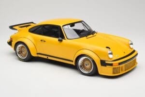 Porsche 911 934 RSR Amarelo 1976 Minichamps 1:12 125766401 Metal - imagem 4 de 6
