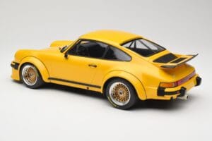 Porsche 911 934 RSR Amarelo 1976 Minichamps 1:12 125766401 Metal - imagem 5 de 6