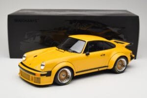 Porsche 911 934 RSR Amarelo 1976 Minichamps 1:12 125766401 Metal - imagem 6 de 6