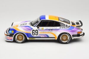 Porsche 911 934 Schiller Racing Team #69 R. Haldi / H. Vetsch 24 Hours of Le Mans 1976 Minichamps 1:18 155766469 Metal - imagem 3 de 6