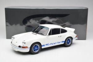 Porsche 911 2.7 RS Grand Prix Branco GT Spirit 1:12 GT921 Resina - imagem 6 de 6
