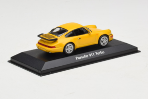 Porsche 911 964 Turbo Amarelo MaxiChamps 1:43 940069104 Metal - imagem 2 de 4