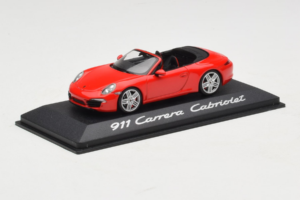 Porsche 911 991 Carrera Cabriolet Vermelho Minichamps 1:43 WAP0200120C Metal - imagem 2 de 4