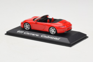 Porsche 911 991 Carrera Cabriolet Vermelho Minichamps 1:43 WAP0200120C Metal - imagem 3 de 4
