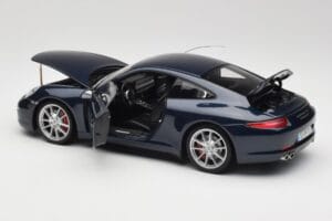 Porsche 911 991 Carrera S Blue Metallic Minichamps 1:18 WAP0210200C Metal - imagem 5 de 8