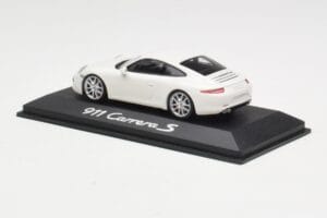Porsche 911 991 Carrera S Branco IAA Frankfurt 2011 Minichamps 1:43 WAX20100090 Metal - imagem 4 de 5