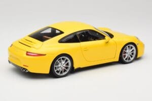 Porsche 911 991 Carrera S Racing Yellow Minichamps 1:18 100061021 Metal - imagem 3 de 8