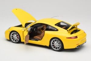 Porsche 911 991 Carrera S Racing Yellow Minichamps 1:18 100061021 Metal - imagem 5 de 8