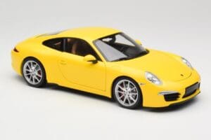 Porsche 911 991 Carrera S Racing Yellow Minichamps 1:18 100061021 Metal - imagem 6 de 8