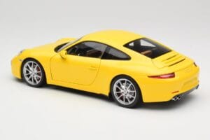 Porsche 911 991 Carrera S Racing Yellow Minichamps 1:18 100061021 Metal - imagem 7 de 8
