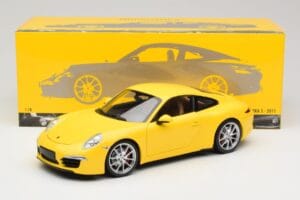 Porsche 911 991 Carrera S Racing Yellow Minichamps 1:18 100061021 Metal - imagem 8 de 8