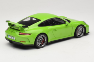 Porsche 911 991 GT3 Verde Shmee150 Minichamps 1:18 110067025 Metal - imagem 3 de 8