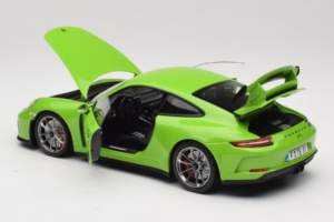Porsche 911 991 GT3 Verde Shmee150 Minichamps 1:18 110067025 Metal - imagem 5 de 8