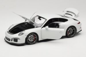 Porsche 911 991 GT3 Branco Com Jantes Prateadas Minichamps 1:18 113062721 Metal - imagem 2 de 8