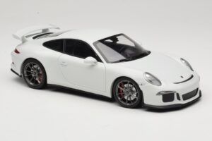 Porsche 911 991 GT3 Branco Com Jantes Prateadas Minichamps 1:18 113062721 Metal - imagem 6 de 8
