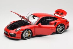 Porsche 911 991 Turbo S Guards Red Minichamps 1:18 110067122 Metal - imagem 2 de 8