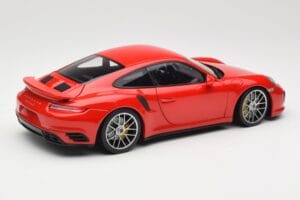 Porsche 911 991 Turbo S Guards Red Minichamps 1:18 110067122 Metal - imagem 3 de 8